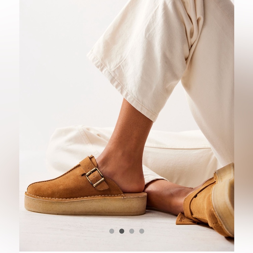 CLARKS DESERT TREK MULE WEDGE